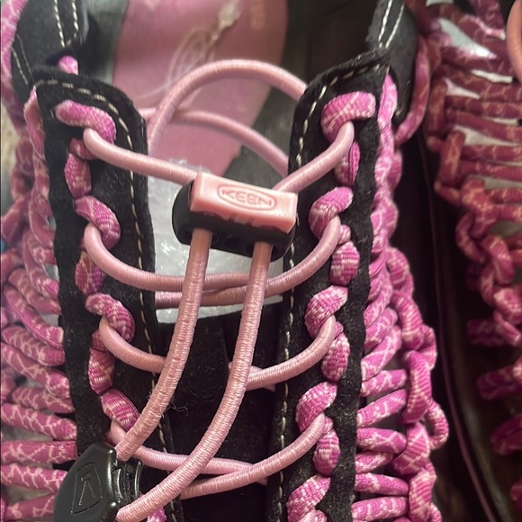 KEEN Women's Pink and Black Sandals - Picture 3 of 8